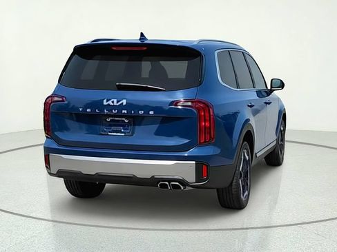 Certified 2024 Kia Telluride S w/ S Sunroof Package FWD image 5