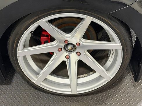 Used 2009 Nissan 370Z Touring image 19