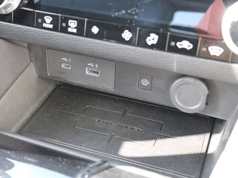Used 2022 Mitsubishi Outlander SE AWD/4WD image 18
