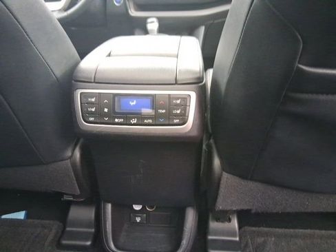 Used 2014 Toyota Highlander Limited Platinum image 13
