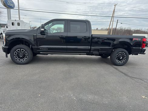 New 2026 Ford F250 Platinum w/ FX4 Off-Road Package AWD/4WD image 2