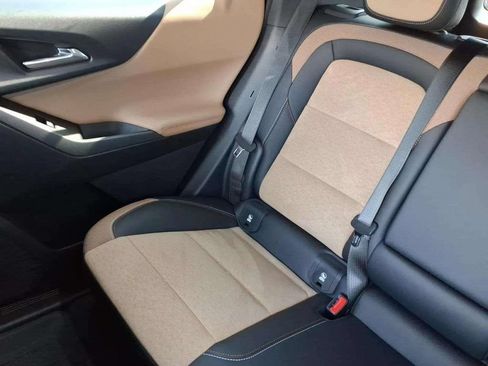 Used 2025 Chevrolet Equinox ACTIV w/ Safety and Technology Package FWD image 16