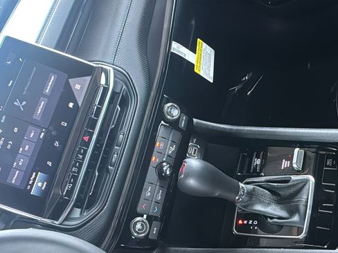 New 2026 Jeep Compass Latitude image 26