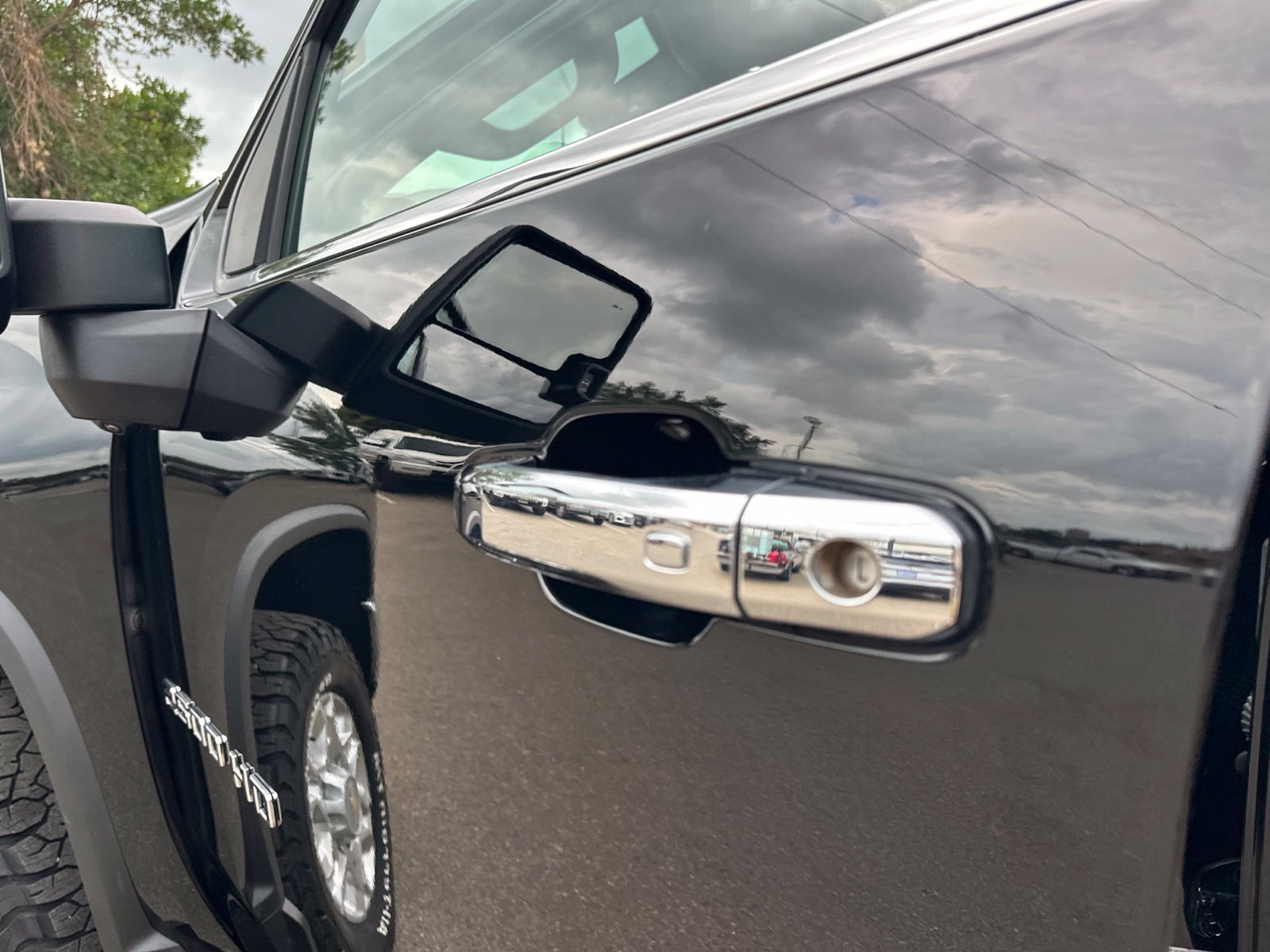 Used 2024 Chevrolet Silverado 2500 LTZ w/ LTZ Plus Package AWD/4WD image 14