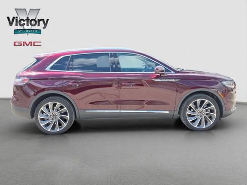 Used 2023 Lincoln Nautilus Reserve w/ Equipment Group 202A image 18