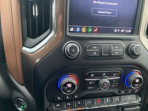 Used 2021 Chevrolet Silverado 1500 High Country image 11