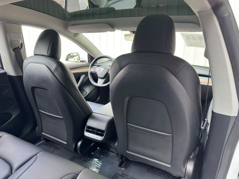 Used 2022 Tesla Model 3 Long Range AWD/4WD image 38