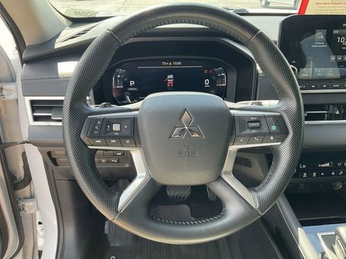 Used 2024 Mitsubishi Outlander SE AWD/4WD image 17