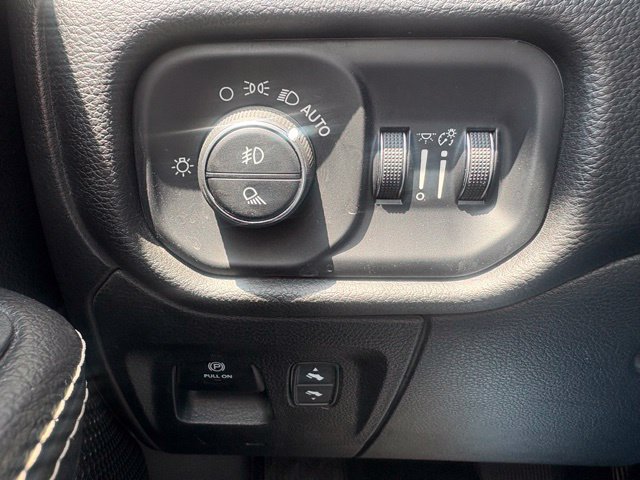 Used 2025 RAM 1500 Laramie AWD/4WD image 16