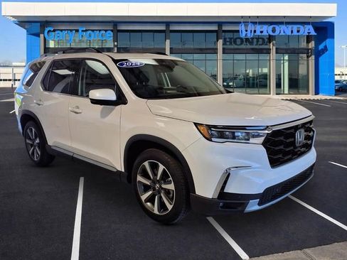 Used 2024 Honda Pilot Elite image 1