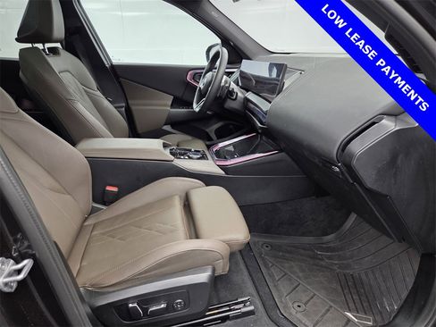 Certified 2025 BMW X3 xDrive30i w/ M Sport Package image 13