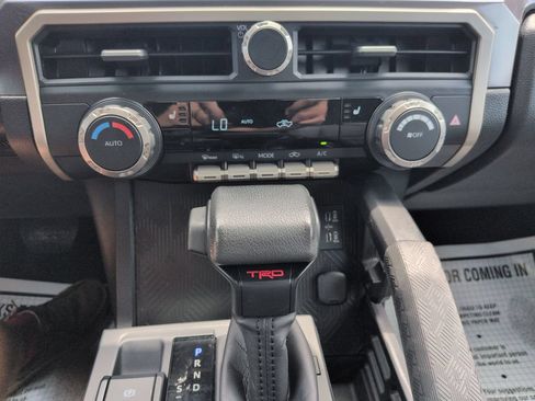 Used 2024 Toyota Tacoma TRD Off-Road AWD/4WD image 18