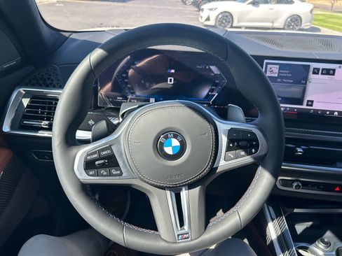 Used 2026 BMW X7 M60i image 42
