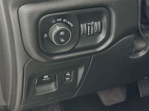 Used 2025 RAM 1500 Big Horn AWD/4WD image 14