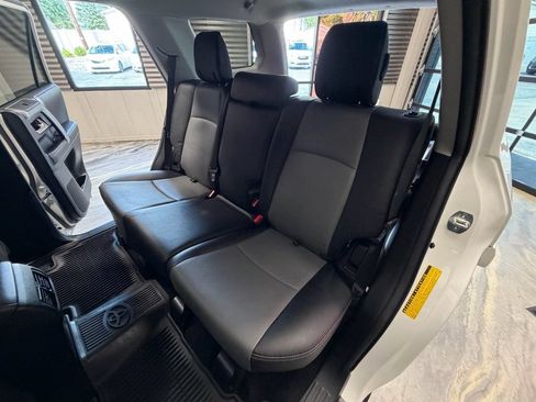 Used 2022 Toyota 4Runner SR5 Premium w/ Moonroof Package AWD/4WD image 6