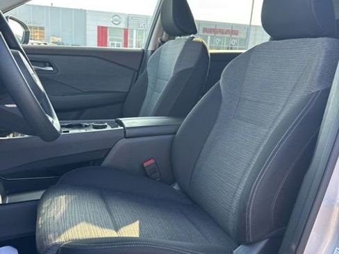 Certified 2023 Nissan Rogue SV image 9