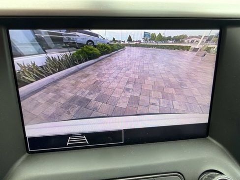 Used 2020 GMC Acadia SLE w/ Driver Convenience Package FWD image 30
