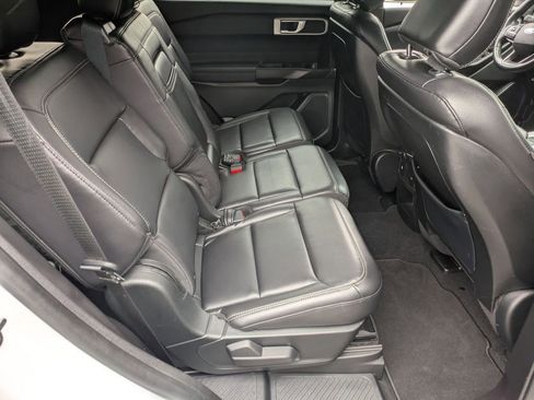 Used 2020 Ford Explorer XLT w/ Equipment Group 202A image 23
