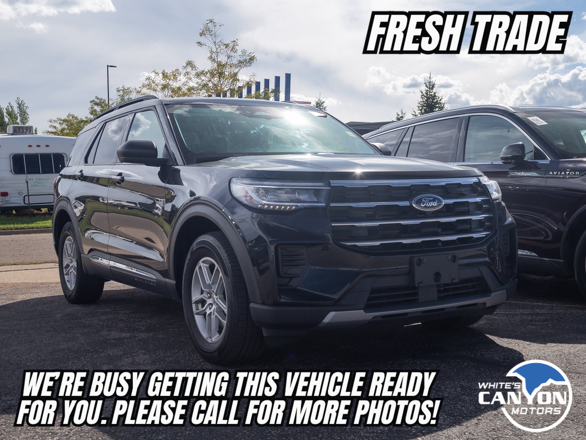 Used 2025 Ford Explorer Active AWD/4WD image 1