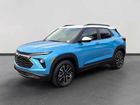 Used 2025 Chevrolet TrailBlazer ACTIV w/ Convenience Package image 1