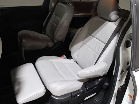 Used 2015 Toyota Sienna Limited Premium w/ Advanced Technology Package FWD image 50