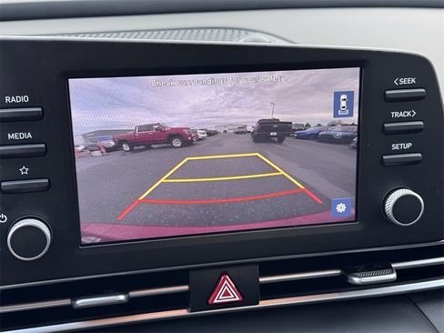 Used 2023 Hyundai Elantra SEL image 14