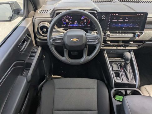 Used 2025 Chevrolet Colorado W/T RWD image 16
