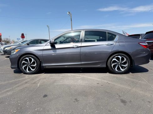 Used 2016 Honda Accord EX image 11