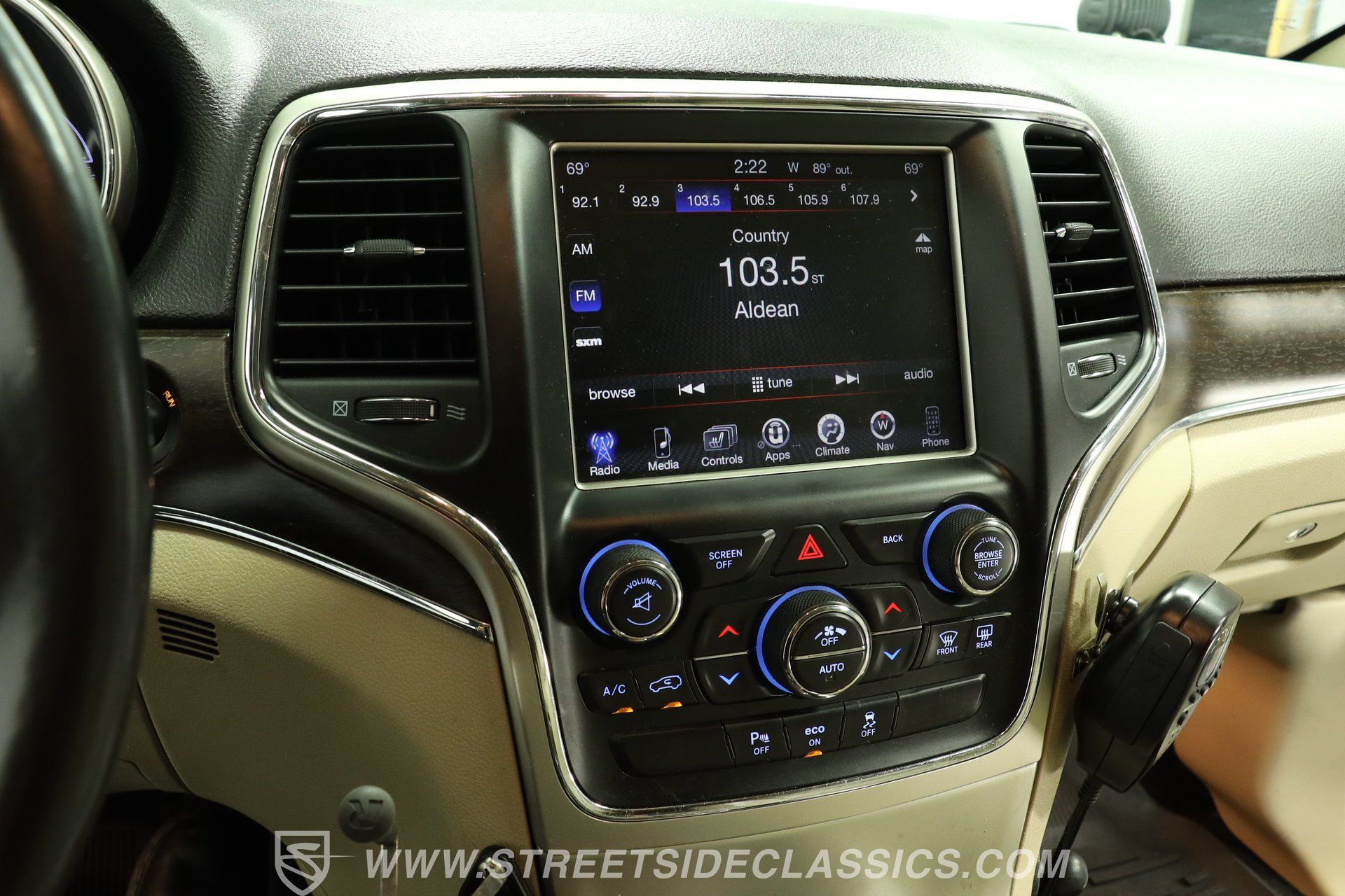 Used 2014 Jeep Grand Cherokee Limited w/ Luxury Group II AWD/4WD image 40