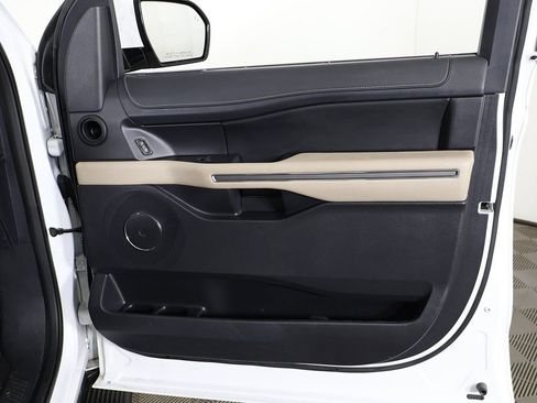 Used 2024 Ford Expedition Max XLT image 27
