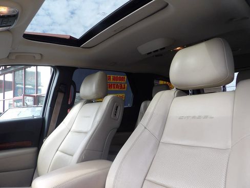 Used 2017 Dodge Durango Citadel w/ Premium Entertainment Group image 9