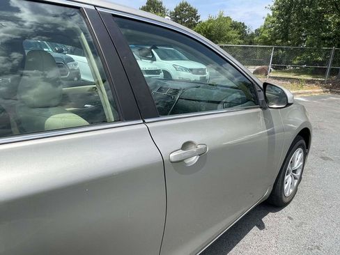 Used 2017 Toyota Camry LE FWD image 31