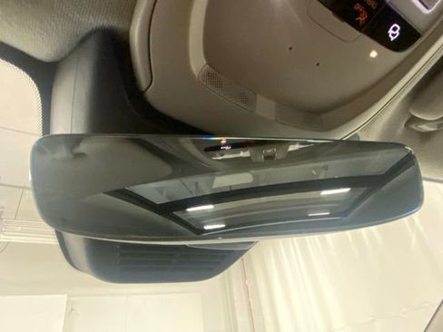 Certified 2025 Volvo XC40 B5 Core image 28