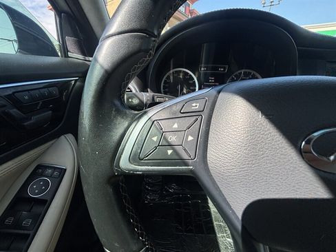 Used 2019 INFINITI QX30 w/ Cargo Package FWD image 28