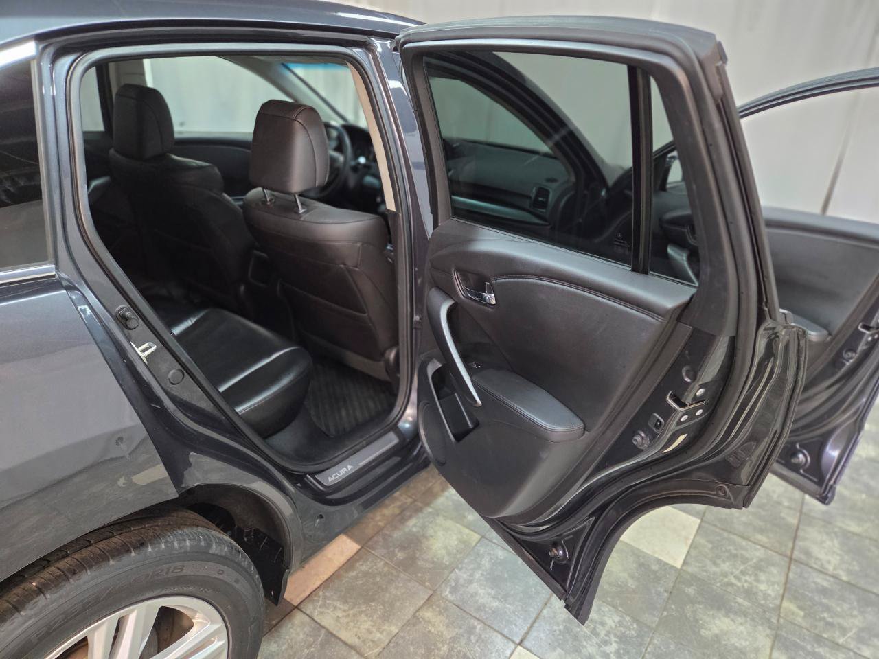 Used 2015 Acura RDX w/ Technology Package AWD/4WD image 12