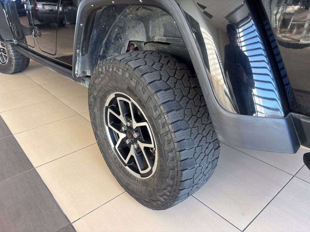 Used 2024 Jeep Gladiator Rubicon AWD/4WD image 10