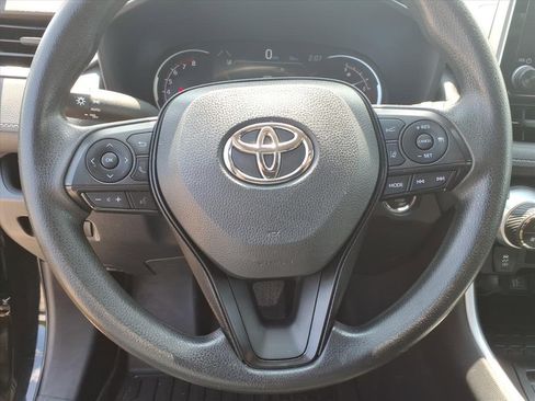 Used 2023 Toyota RAV4 XLE FWD image 22