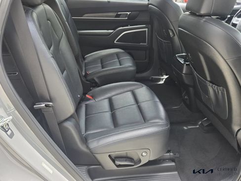 Certified 2022 Kia Telluride EX w/ EX Premium Package AWD/4WD image 17