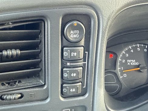 Used 2005 Chevrolet Tahoe LT w/ LT Preferred Equipment Group image 28