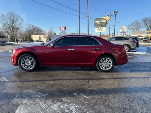 Used 2012 Chrysler 300 Limited image 2