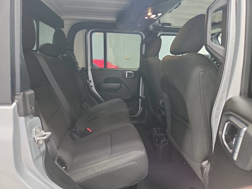 Used 2023 Jeep Gladiator Sport AWD/4WD image 14