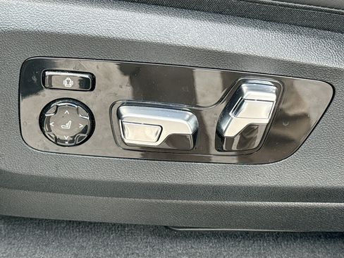 Used 2026 BMW X7 xDrive40i AWD/4WD image 27