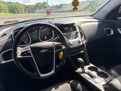 Used 2017 Chevrolet Equinox LT w/ Convenience Package FWD image 13