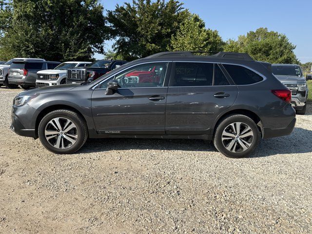 Used 2018 Subaru Outback 2.5i Limited AWD/4WD image 3