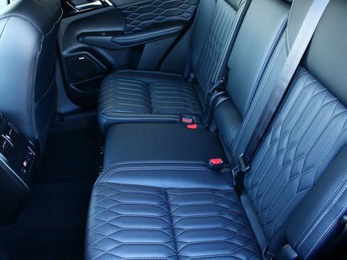 New 2025 Mitsubishi Outlander SEL image 13