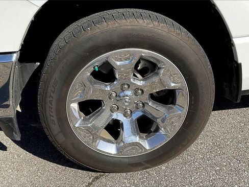 Used 2022 RAM 1500 Big Horn w/ Level 1 Safety Group image 8