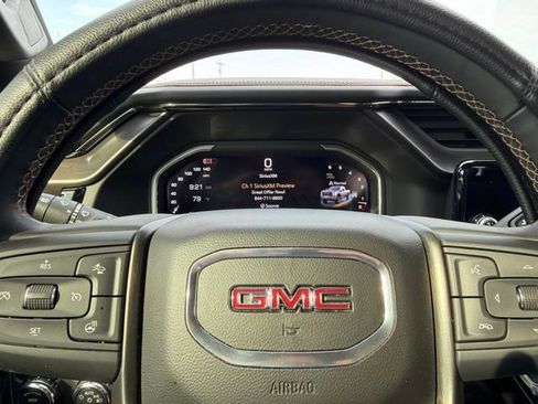 Used 2024 GMC Sierra 2500 AT4 w/ AT4 Premium Plus Package AWD/4WD image 18