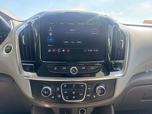 Used 2020 Chevrolet Traverse LT w/ LPO, 'HIT The Road' Package AWD/4WD image 16