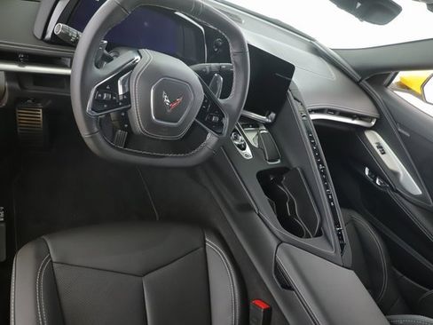 Used 2025 Chevrolet Corvette Stingray Coupe w/ 1LT image 19