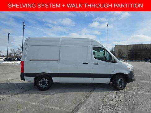 Used 2025 Mercedes-Benz Sprinter 2500 image 14